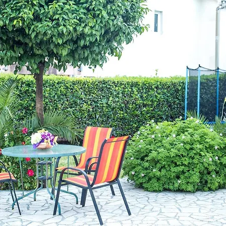 Casa de hóspedes Vila Lazovic *