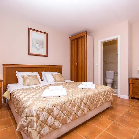 Casa de hóspedes Vila Lazovic *